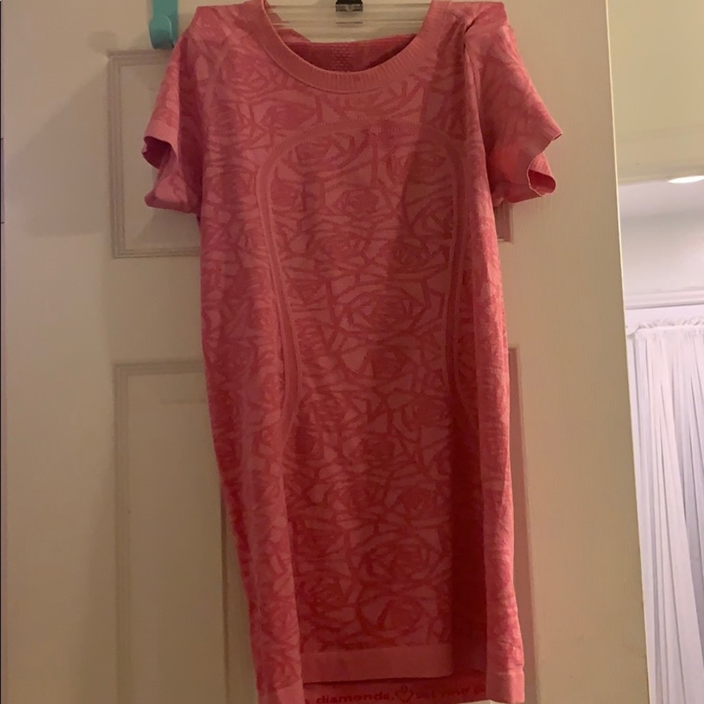 Lululemon top